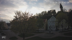 Náměstí, Hrad a Trůba