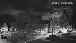 Náměstí, Hrad a Trůba