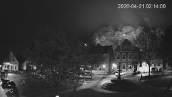 Náměstí, Hrad a Trůba