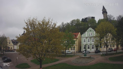 Náměstí, Hrad a Trůba