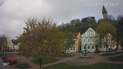 Náměstí, Hrad a Trůba