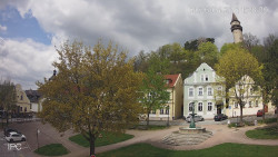 Náměstí, Hrad a Trůba