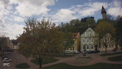 Náměstí, Hrad a Trůba