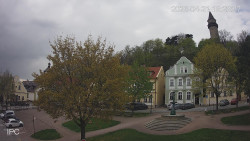 Náměstí, Hrad a Trůba