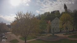 Náměstí, Hrad a Trůba