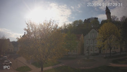 Náměstí, Hrad a Trůba