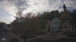 Náměstí, Hrad a Trůba