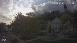 Náměstí, Hrad a Trůba