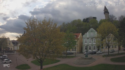 Náměstí, Hrad a Trůba