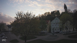 Náměstí, Hrad a Trůba