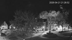 Náměstí, Hrad a Trůba