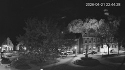 Náměstí, Hrad a Trůba