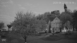 Náměstí, Hrad a Trůba