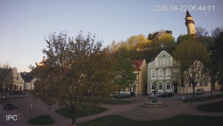 Náměstí, Hrad a Trůba