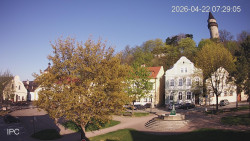 Náměstí, Hrad a Trůba