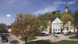 Náměstí, Hrad a Trůba