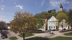 Náměstí, Hrad a Trůba