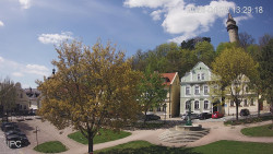 Náměstí, Hrad a Trůba