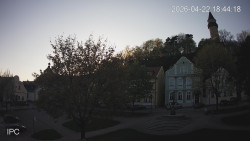 Náměstí, Hrad a Trůba