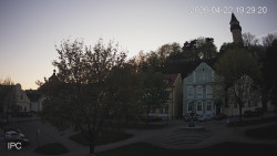 Náměstí, Hrad a Trůba