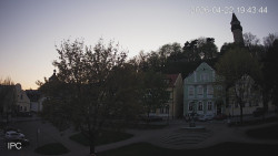 Náměstí, Hrad a Trůba