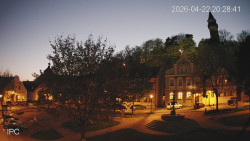 Náměstí, Hrad a Trůba