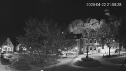 Náměstí, Hrad a Trůba