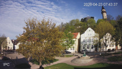 Náměstí, Hrad a Trůba