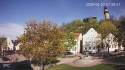 Náměstí, Hrad a Trůba