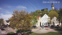 Náměstí, Hrad a Trůba