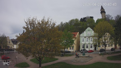 Náměstí, Hrad a Trůba