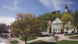 Náměstí, Hrad a Trůba