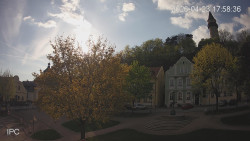 Náměstí, Hrad a Trůba