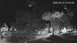 Náměstí, Hrad a Trůba