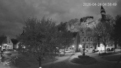 Náměstí, Hrad a Trůba