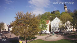 Náměstí, Hrad a Trůba