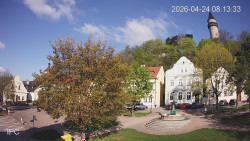 Náměstí, Hrad a Trůba