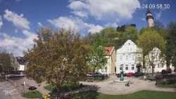 Náměstí, Hrad a Trůba