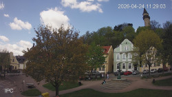 Náměstí, Hrad a Trůba