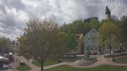 Náměstí, Hrad a Trůba