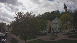 Náměstí, Hrad a Trůba