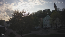 Náměstí, Hrad a Trůba