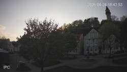 Náměstí, Hrad a Trůba