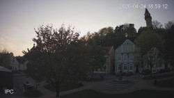 Náměstí, Hrad a Trůba