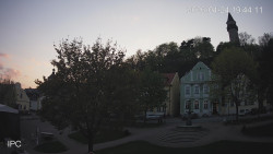 Náměstí, Hrad a Trůba