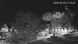 Náměstí, Hrad a Trůba