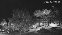 Náměstí, Hrad a Trůba