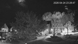 Náměstí, Hrad a Trůba