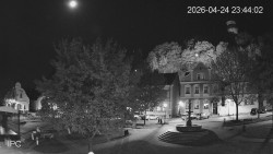 Náměstí, Hrad a Trůba