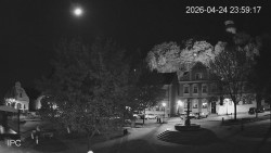 Náměstí, Hrad a Trůba